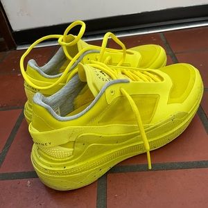 ADIDAS Earthlight Sneakers - Shock Yellow